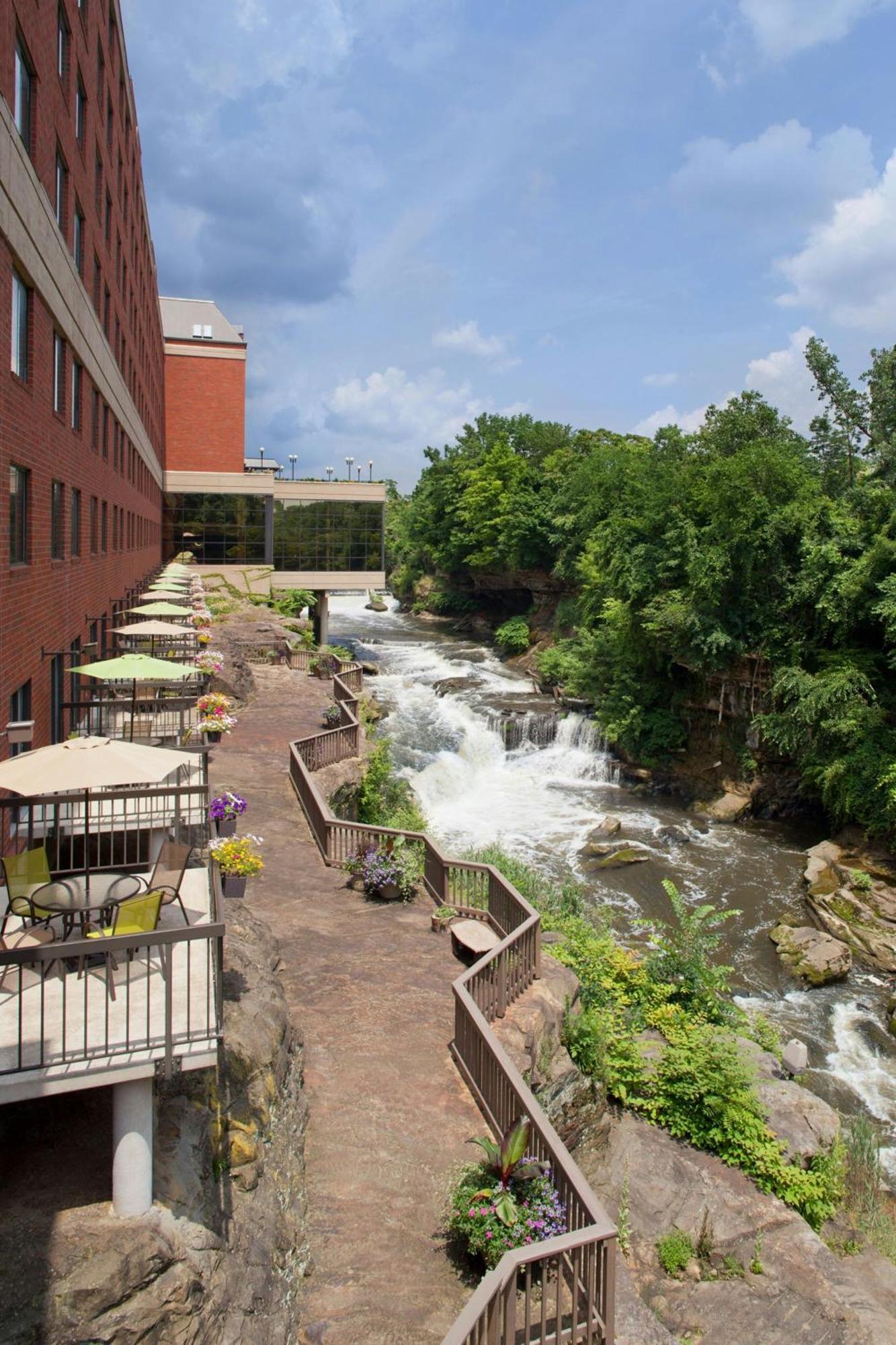 Sheraton Suites Akron Cuyahoga Falls Bagian luar foto