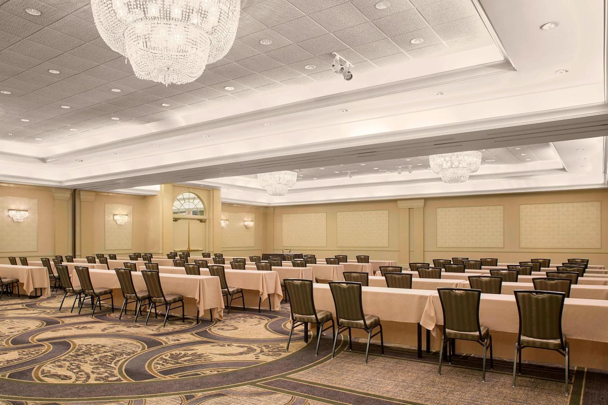 Sheraton Suites Akron Cuyahoga Falls Bagian luar foto
